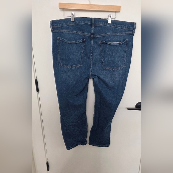 Distressed Women’s Jeans - Picture 3 of 8